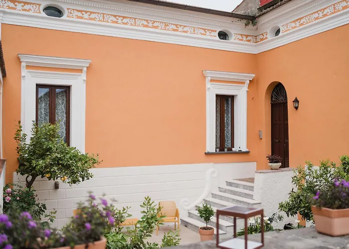 Bed and Breakfast La Residenza del Barone Camerota