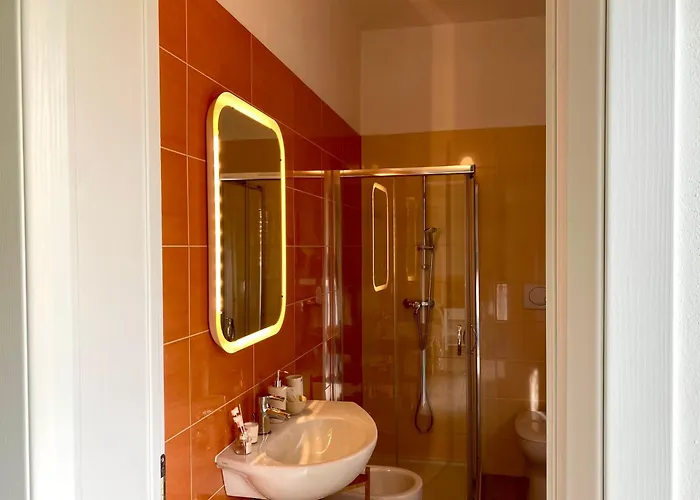 The Green Gate - Airport Guest House Pisa